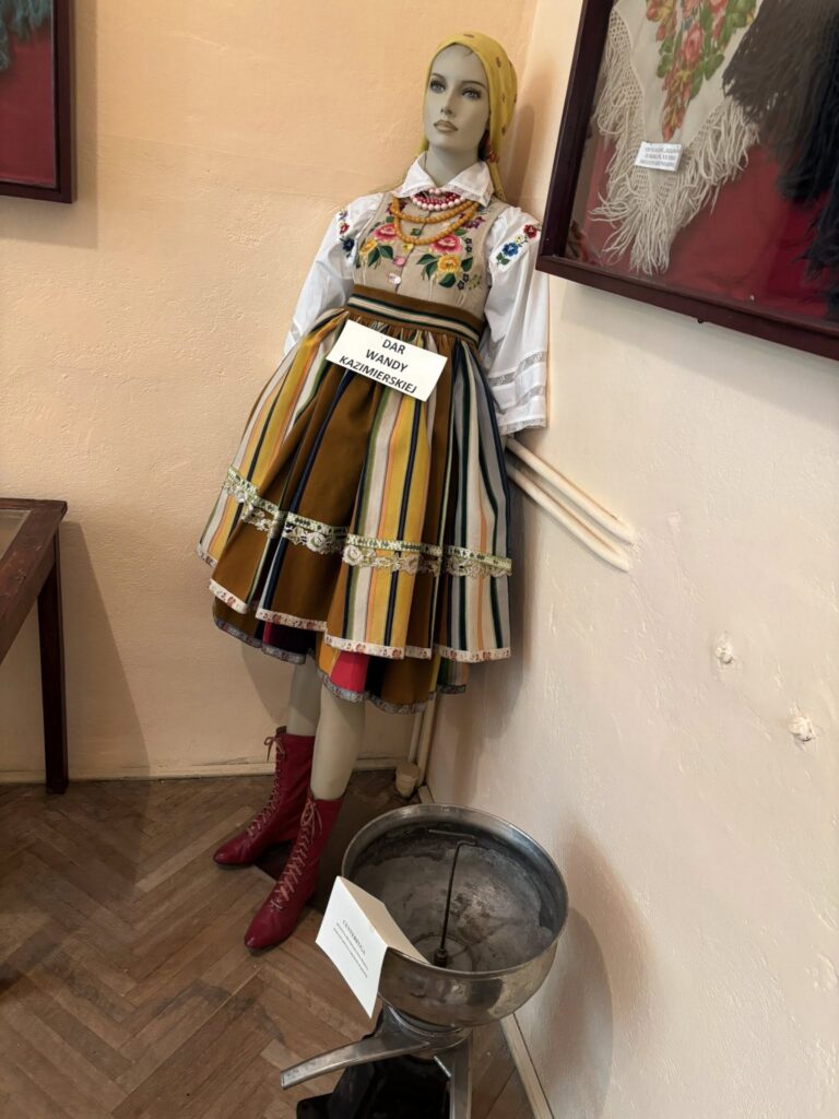 Gminna Biblioteka Publiczna w Bocheniu Izba pamięci